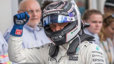  El finlandés Valtteri Bottas (Mercedes) festeja su victoria en el Gran Premio de Austria.