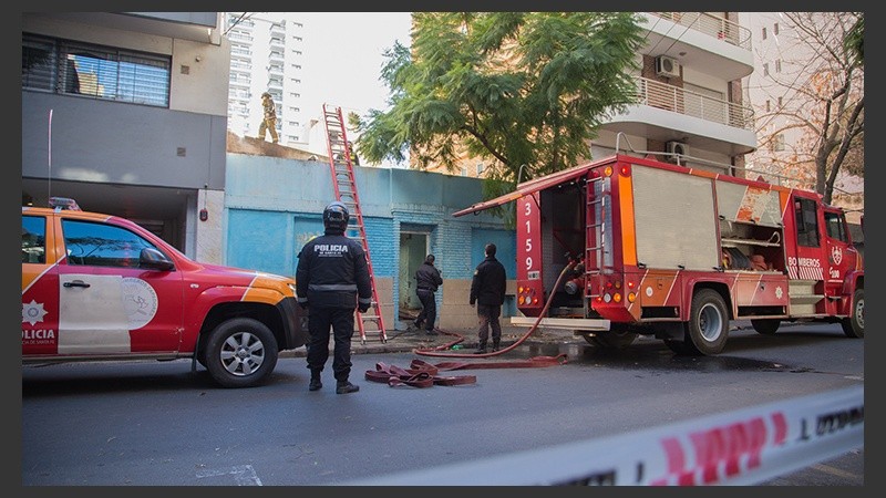 El fuego se inició en una de las habitaciones. 