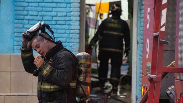 Dos dotaciones de bomberos trabajaron en el lugar.