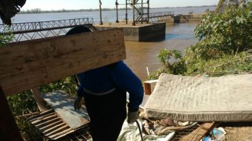 El operativo en la barranca rosarina.