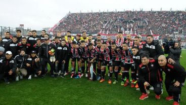 El plantel tricolor que coronó el objetivo en San Martín.