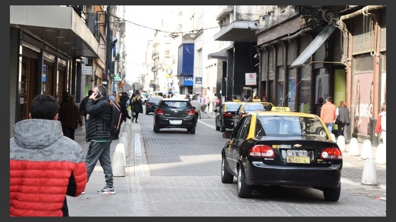 Quedó habilitado el tránsito en calle Sarmiento entre Córdoba y Santa Fe.