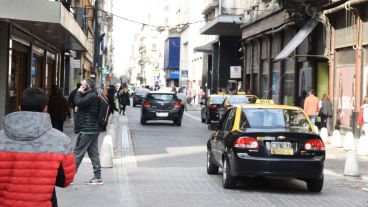 Quedó habilitado el tránsito en calle Sarmiento entre Córdoba y Santa Fe.