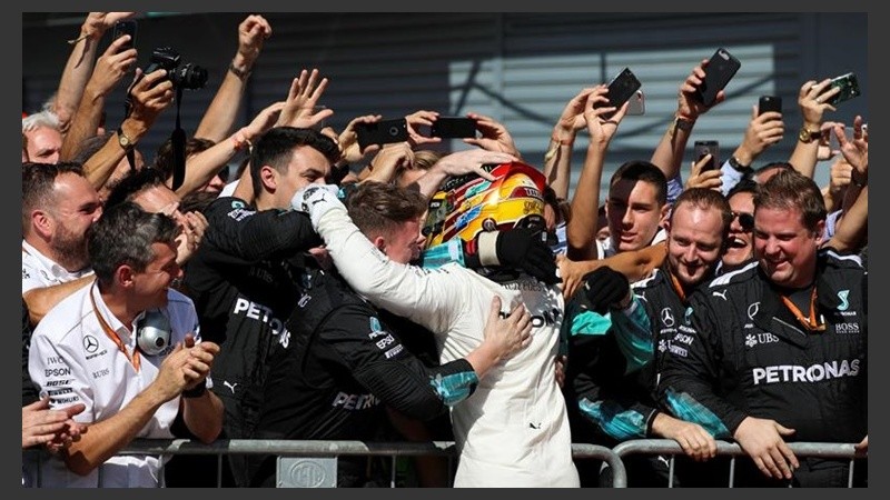 Hamilton festeja en Monza.