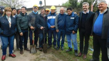 Peña de recorrida por Villa Gobernador Gálvez.