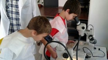 Los chicos podrán ver la ciencia desde adentro.