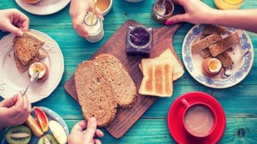 Desayunar unas cien calorías duplica el riesgo de lesiones ateroscleróticas.