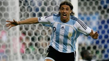 Crespo convirtió 35 goles en 64 partidos con la camiseta de Argentina.