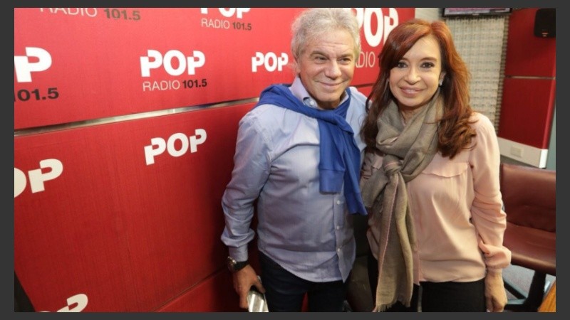 Cristina, con el periodista Beto Casella.