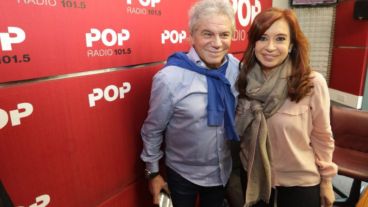 Cristina, con el periodista Beto Casella.