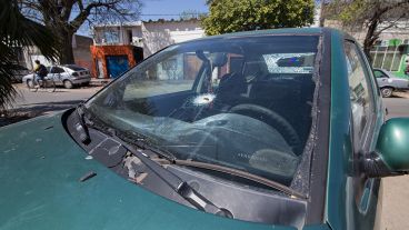 El auto del hombre baleado en Lamadrid al 3300.