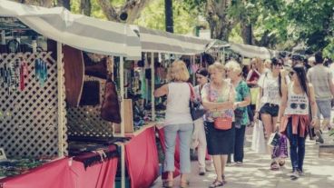 Participan artesanos de las Ferias de la Fluvial,  el Bulevar, del Parque Alem, del Encuentro, de la Florida y el Mercado de Pulgas del Bajo.