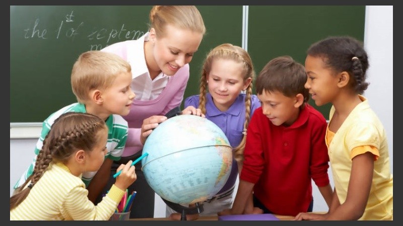 Las preguntas y las distintas respuestas con las que los niños vienen a la escuela constituyen el punto de partida para la construcción del conocimiento.