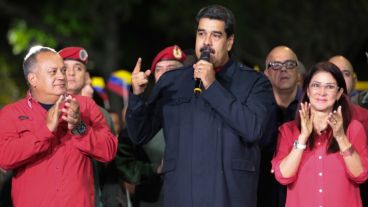 Maduro dijo que recibió llamadas de su pare de Bolivia, Evo Morales, y de Diego Armado Maradona.