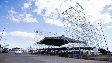 Los preparativos de Colectividades 2017 en el parque a la Bandera.