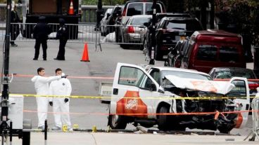 El vehículo que atropelló y mató a 8 personas e hirió a 11 en Nueva York.