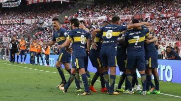 Boca festejó este domingo en el estadio Monumental.