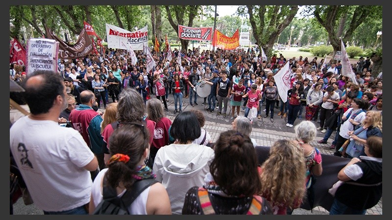 Los docentes y estudiantes se movilizaron contra la evaluación nacional.