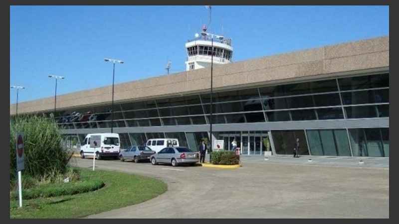 El Aeropuerto Islas Malvinas donde permanece varado el pasajero haitiano.