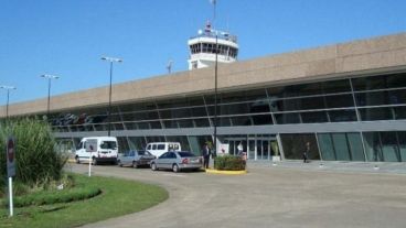 El Aeropuerto Islas Malvinas donde permanece varado el pasajero haitiano.