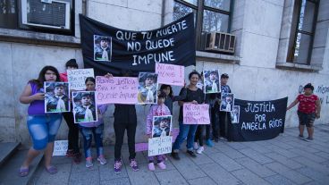 Familiares de la joven reclaman justicia.