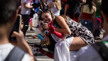 Los egresados de Odontología celebraron con buenos disfraces la finalización de la carrera.