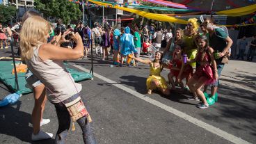 Los egresados de Odontología celebraron con buenos disfraces la finalización de la carrera.