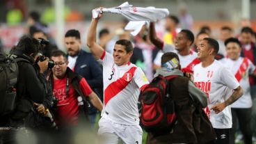 Aldo Corzo celebra la clasificación al Mundial.