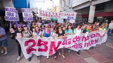 La movilización avanzó por el centro de la ciudad.