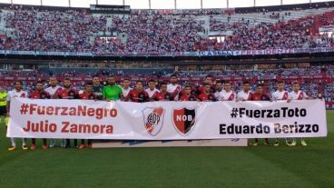 El mensaje de los jugadores antes del inicio del partido en el Monumental.