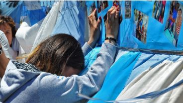 Familiares no pierden la esperanza de que el submarino aparezca.