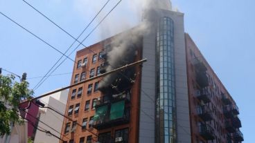 El fuego comenzó este mediodía en el inmueble de barrio Martin.