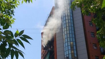 El fuego comenzó este mediodía en el inmueble de barrio Martin.