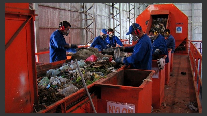 La nueva planta de reciclaje fue celebrada por el municipio.