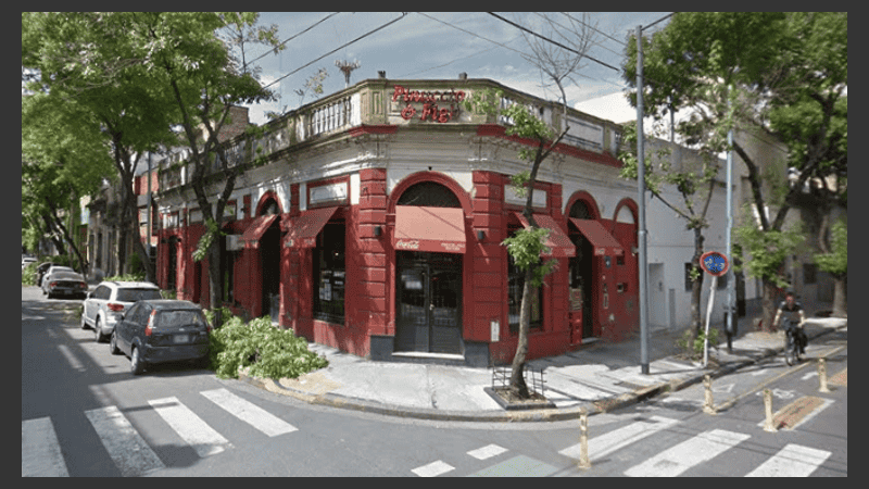 El restaurante está ubicado en la esquina porteña de Pasco y Chile.