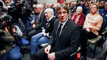 Puigdemont es acusado de rebelión, sedición y malversación.