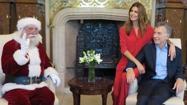 Macri recibió a Papá Noel en Casa Rosada.