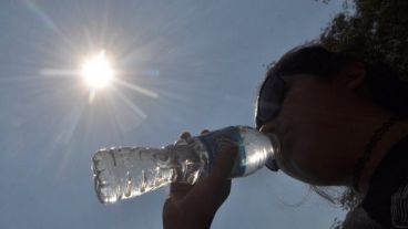 Agua para hidratarse bien este martes.