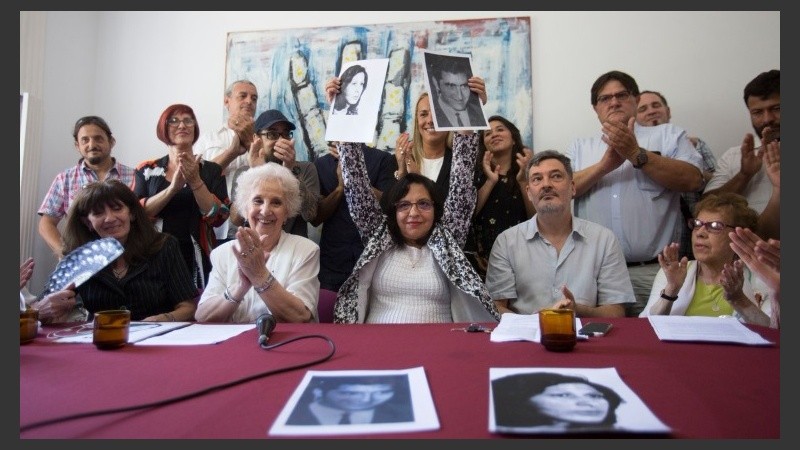 Emoción en la conferencia de prensa para anunciar el encuentro de la nieta 127.