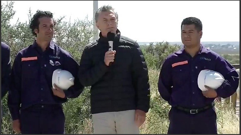 Macri en la recorrida por el Parque Eólico de Rawson.