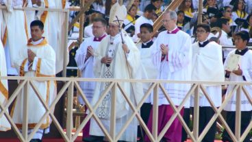 Francisco: "Los peruanos no tienen derecho a dejarse robar la esperanza".