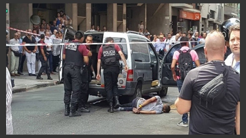 Uno de los delincuentes fue detenido sobre la calle Talcahuano.