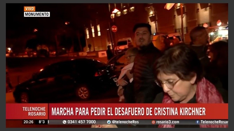 Algunos de los presentes fueron agresivos con los periodistas de El Tres y Radio 2. 