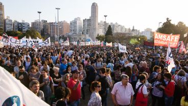 La marcha cerró en el Monumento.