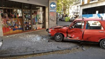 El Renault 12 tenía la derecha pero el Polo cruzó y lo embistió.