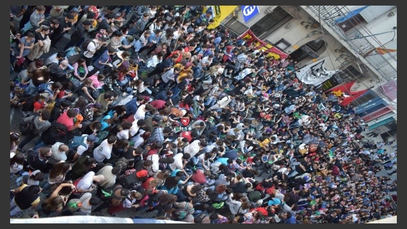 La asamblea de este miércoles frente a Humanidades.