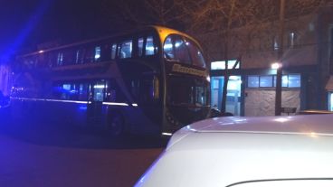 El micro fue interceptado por policías de la subcomisaría 11ª de Fighiera.