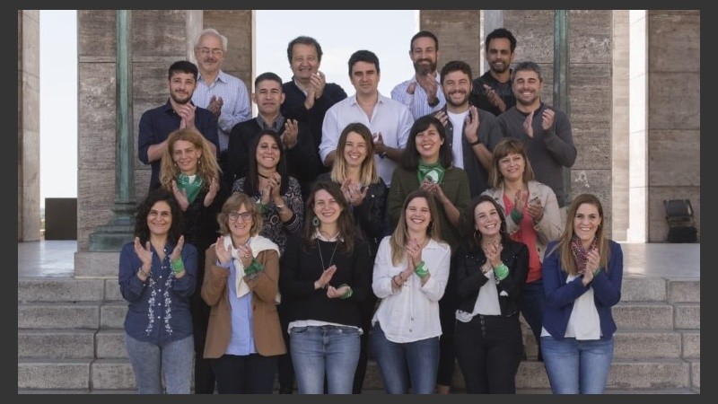 Diez concejales de Rosario juntos en una foto.