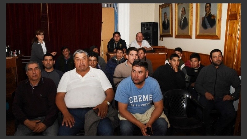 Los cazadores metieron presión en recinto del Concejo de Patagones.