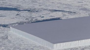 El iceberg rectangular tomado por la Nasa.